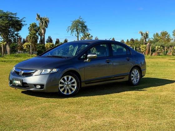 HONDA CIVIC 1.8 LXL 16V FLEX 4P AUTOMÁTICO HONDA CIVIC 1.8 LXL 16V FLEX 4P AUTOMÁTICO